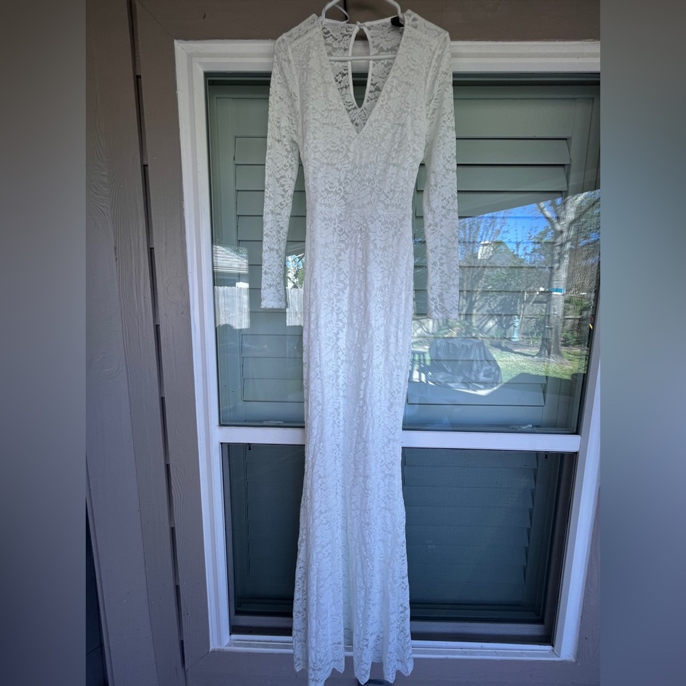 Windsor szM lace mermaid wedding dress - Picture 13 of 13